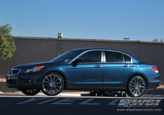 2010 Honda Accord with 20" Gianelle Santorini in Chrome wheels