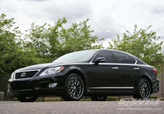 2010 Lexus LS with 20" GFG Gavar in Machined wheels