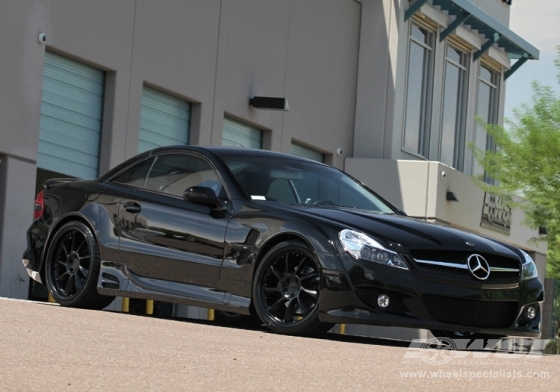 2004 Mercedes-Benz SL-Class with 20" Lorinser LM6 in Silver wheels