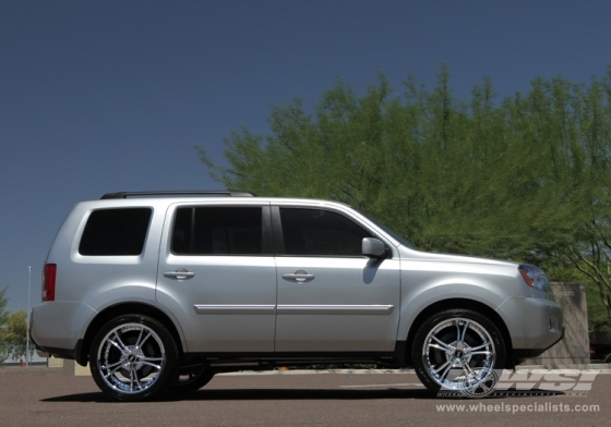 2010 Honda Pilot with 22" Avenue A604 in Chrome wheels