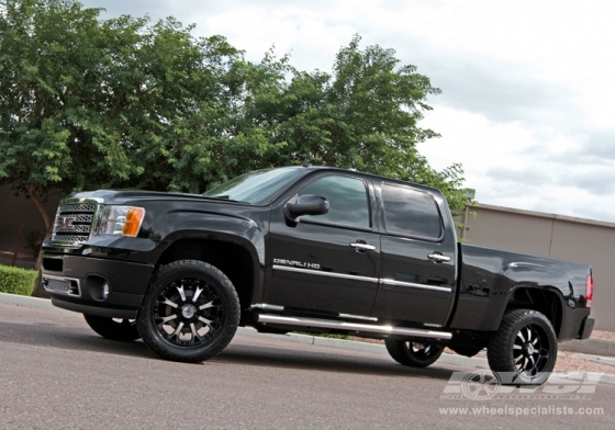2010 GMC Sierra with 22" RBP 96R in Black (Machined) wheels