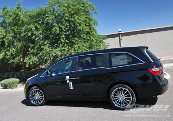 2012 Honda Odyssey with 20 Giovanna Martuni in Chrome wheels