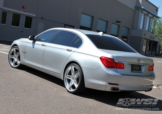 2011 BMW 7-Series with 22" CEC C881 in Silver wheels