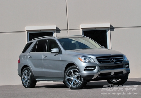 2012 Mercedes Benz ML-Class with 20" Giovanna Dalar-5V in Chrome wheels