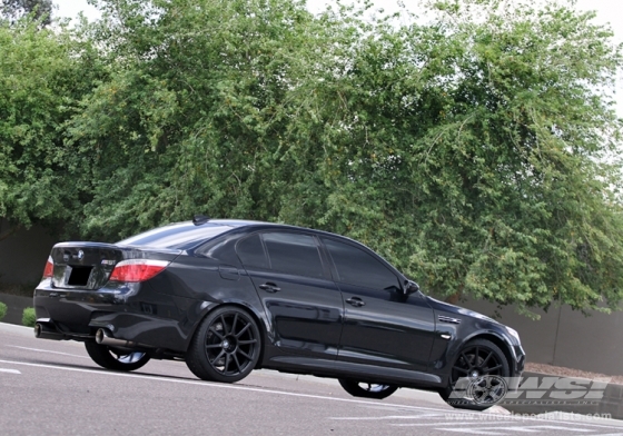 2010 BMW M5 with 20" Beyern Bavaria in Black (Matte) wheels