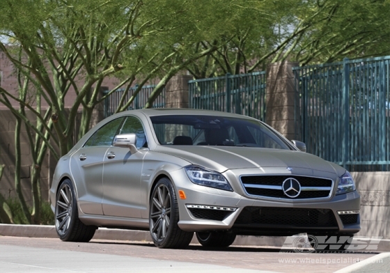 2012 Mercedes Benz CLS with 20" Vossen VVS-CV4 in Matte Graphite wheels
