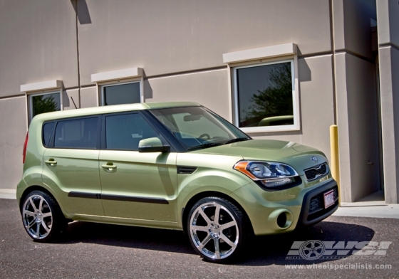 2013 Kia Soul with 20" Giovanna Andros in Chrome wheels