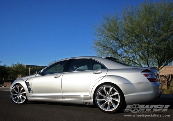 2008 Mercedes Benz S-Class with 21" Lorinser RS8 in Silver wheels