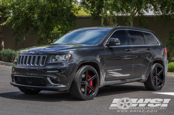 2013 Jeep Grand Cherokee with 22" Gianelle Lucca in Black wheels