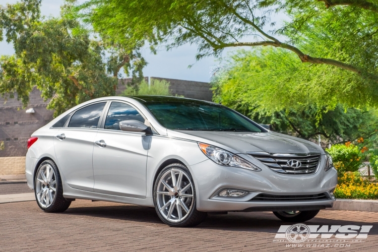 2012 Hyundai Sonata with 20" Gianelle Davalu in Machined Silver wheels