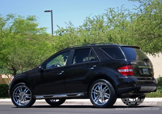 2007 Mercedes Benz ML-Class with 22" Giovanna Closeouts Giovanna Caracas in Chrome wheels