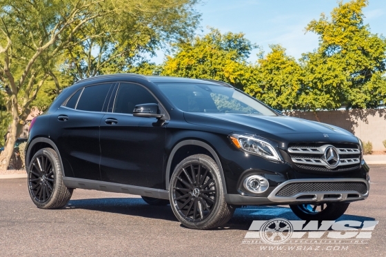 2019 Mercedes-Benz GLA-Class with 20" Gianelle Verdi in Gloss Black wheels