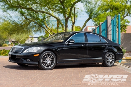 2008 Mercedes-Benz S-Class with 19" Mandrus Otto in Gunmetal Machined wheels
