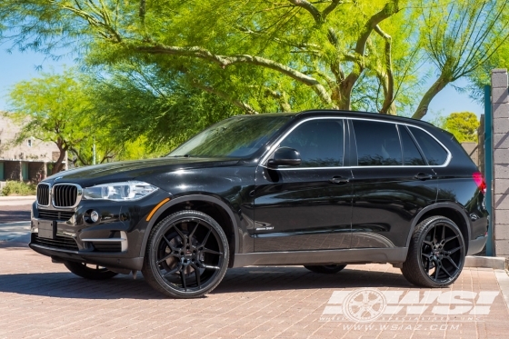 2015 BMW X5 with 22" Giovanna Haleb in Gloss Black wheels