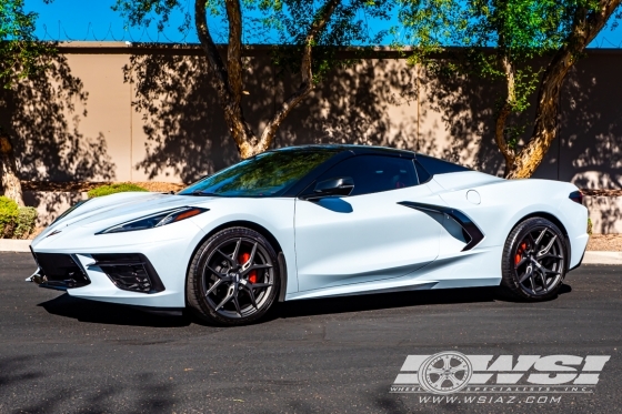 2021 Chevrolet Corvette with 20" Vossen HF-5 in Matte Gunmetal wheels