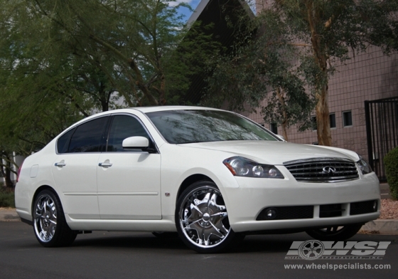 2008 Infiniti M with 19"   in  wheels