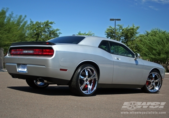 2009 Dodge Challenger with 22" Gianelle Qatar in Chrome wheels