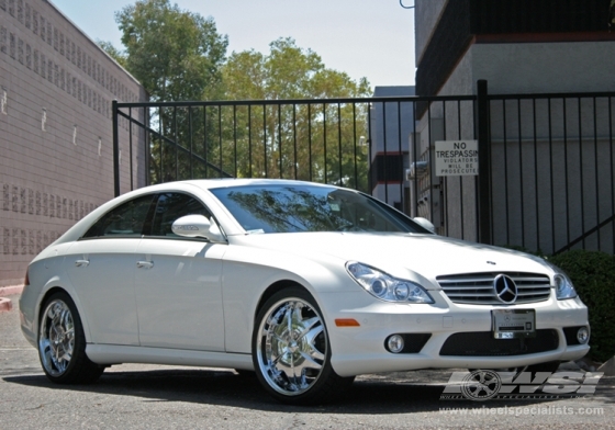 2006 Mercedes Benz CLS with 20"   in  wheels