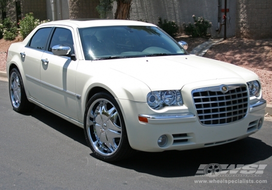 2006 Chrysler 300C with 22"   in  wheels