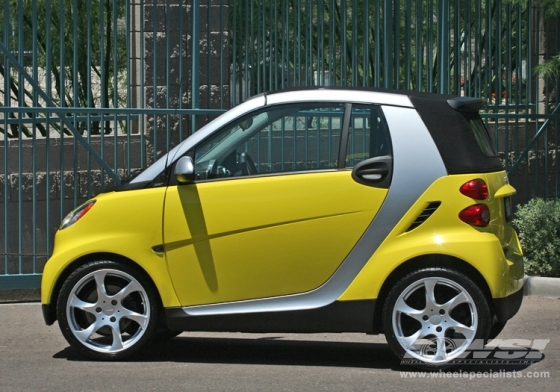 2009 Smart Fortwo with 17" Lorinser Speedy in Silver (Hyper) wheels