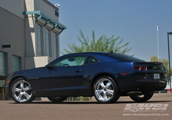 2010 Chevrolet Camaro with 22" Savini AV-2 in Silver wheels