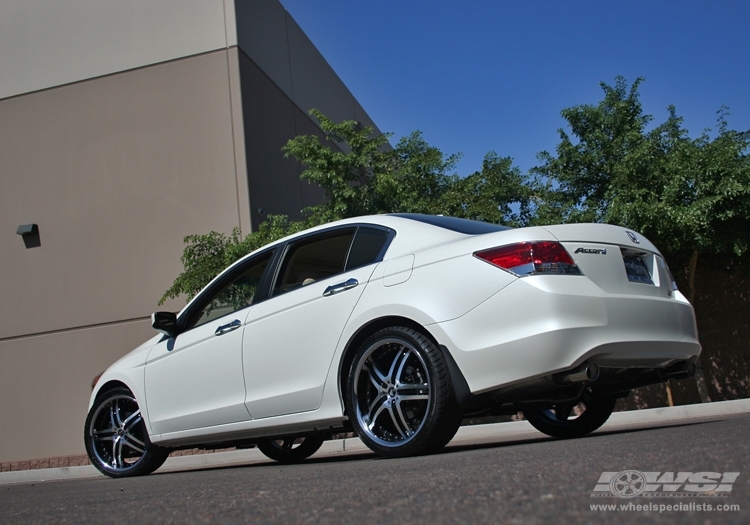 2009 Honda Accord with 20" 2Crave No.10 in Black Machined (Machined Lip) wheels