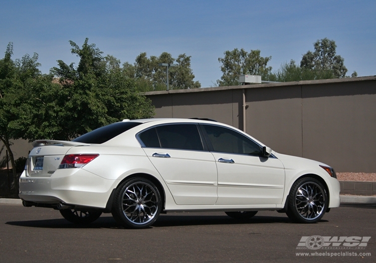 2009 Honda Accord with 20" 2Crave N09 in Chrome wheels