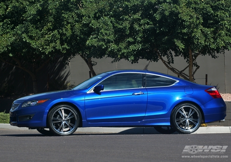 2009 Honda Accord with 20" 2Crave N02 in Black Machined (Chrome lip) wheels