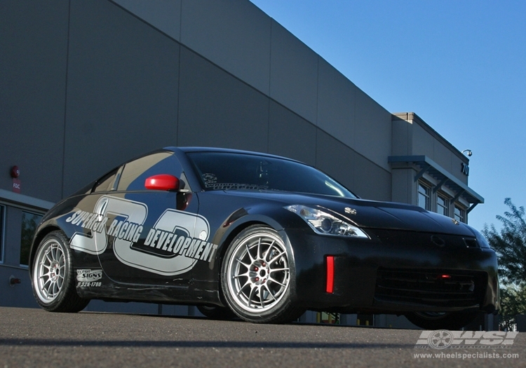 2006 Nissan 350Z with 18" Enkei NT03+M in Gloss Silver wheels