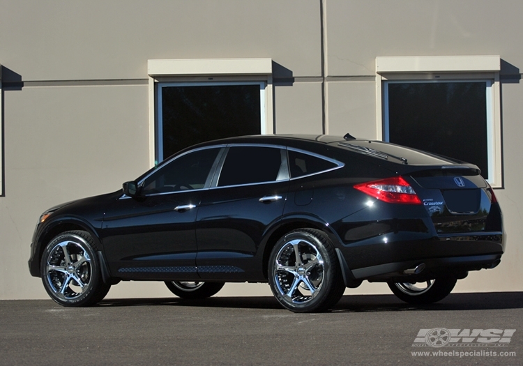 2010 Honda Accord Crosstour with 20" Giovanna Dalar-5 in Chrome wheels