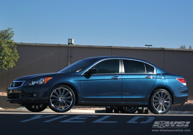 2010 Honda Accord with 20" Giovanna Closeouts Gianelle Santorini in Chrome wheels