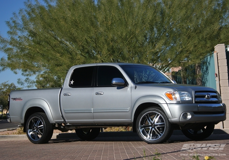 2007 Toyota Tundra with 22" 2Crave N04 in Black Machined (Machined lip) wheels