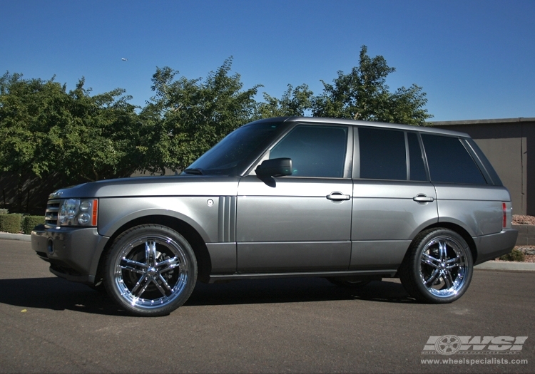 2007 Land Rover Range Rover with 22" Giovanna Lisbon in Chrome wheels