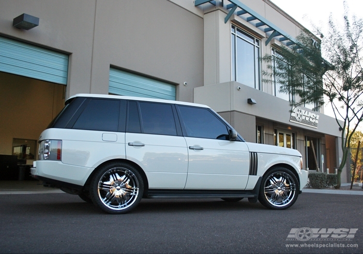 2008 Land Rover Range Rover with 22" Vagare V09-Mayan in Chrome wheels