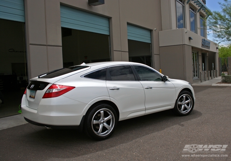 2010 Honda Accord Crosstour with 20" Enkei Falcon in Matte Silver wheels