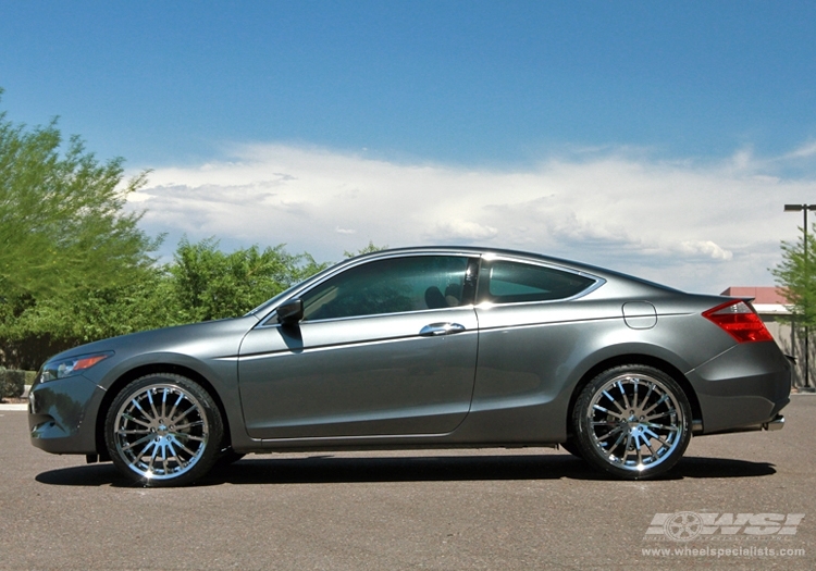 2010 Honda Accord with 20" Giovanna Martuni in Chrome wheels