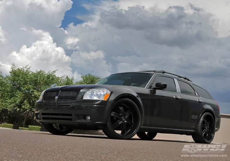2008 Dodge Magnum with 24" 2Crave N04 in Black (Matte) wheels