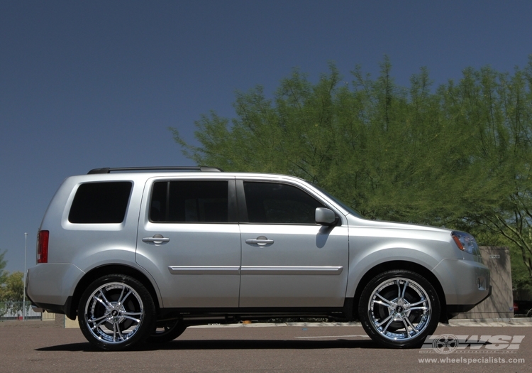 2010 Honda Pilot with 22" Avenue A604 in Chrome wheels