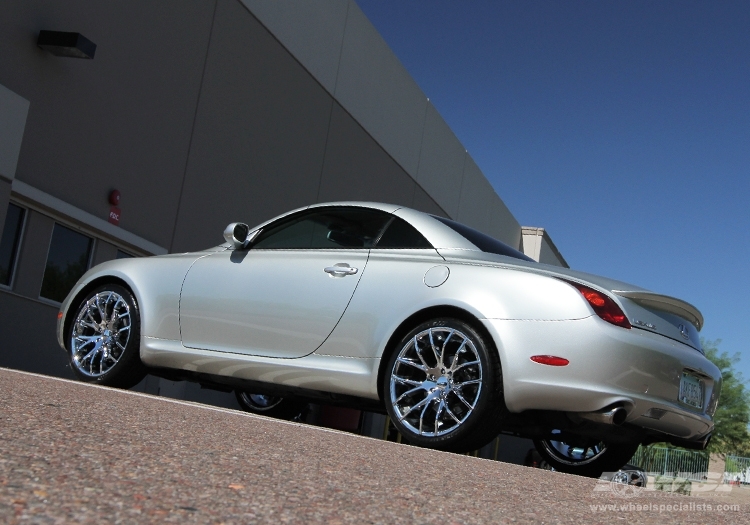 2006 Lexus SC with 20" Giovanna Kilis in Chrome wheels