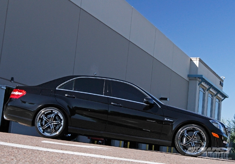 2010 Mercedes-Benz E-Class with 20" GFG Forged Malibu in Black (Machined) wheels