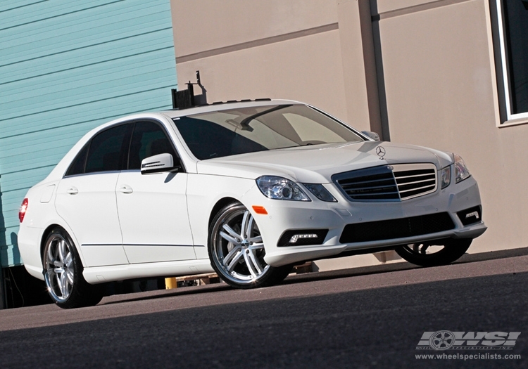 2011 Mercedes-Benz E-Class with 20" Vossen VVS-085 in Silver (Machined) wheels