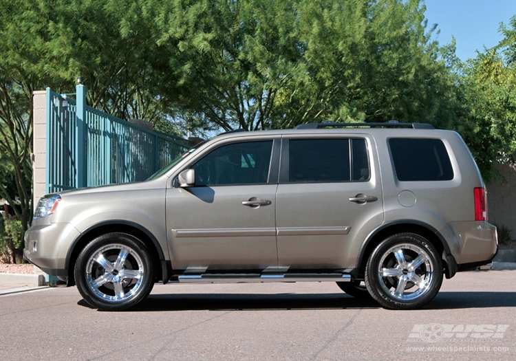 2010 Honda Pilot with 20" MKW M103 in Chrome wheels