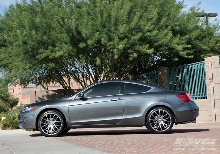 2010 Honda Accord with 20" Giovanna Kilis in Chrome wheels