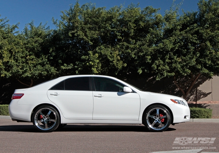 2009 Toyota Camry with 20" Gianelle Spezia-5 in Machined (Face and Lip) wheels