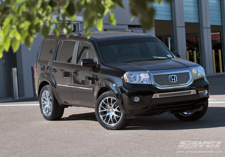 2011 Honda Pilot with 20" Giovanna Kilis in Chrome wheels