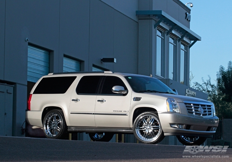 2009 Cadillac Escalade with 24" Giovanna Calisix in Chrome wheels