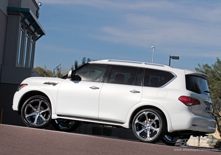 2011 Infiniti QX56 with 24" Giovanna Dalar-6V in Chrome wheels