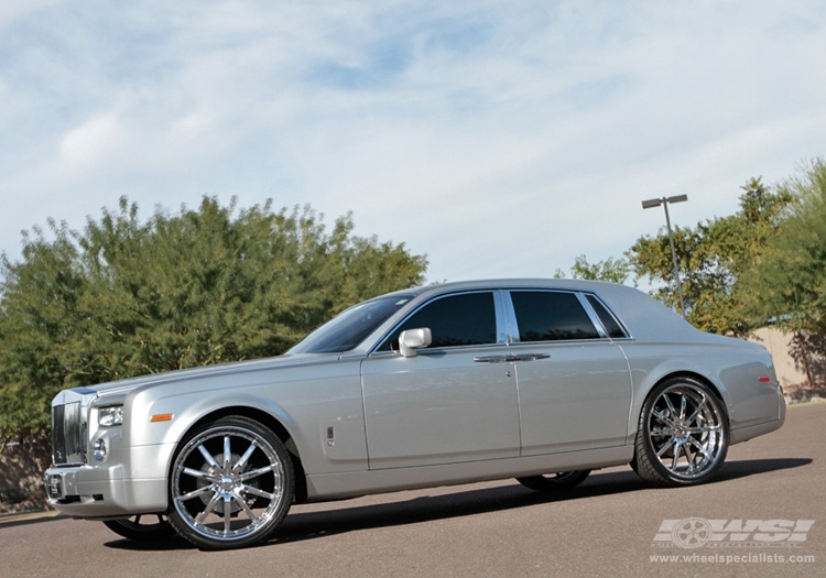 2010 Rolls-Royce Phantom with 24" GFG Forged Tel Aviv in Chrome wheels