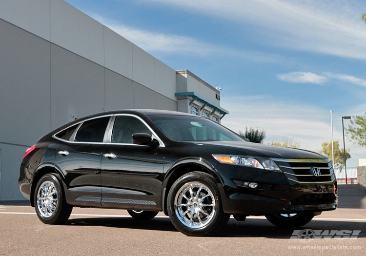 2011 Honda Accord Crosstour with 18" Enkei LF-10 in Chrome (Luxury Sport) wheels