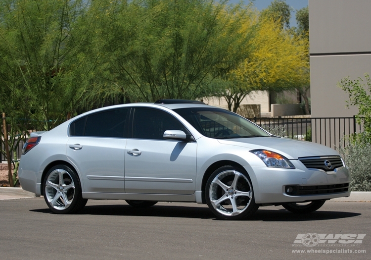 2008 Nissan Altima with 20" Giovanna Dalar-5 in Chrome wheels